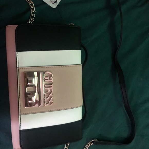 Guess CrossBody Purse - Picture 3 of 8